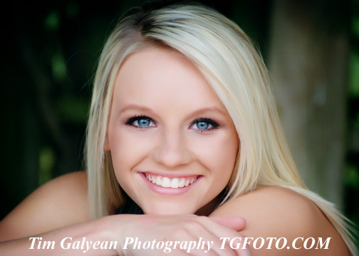 Close up head shot senior pictures